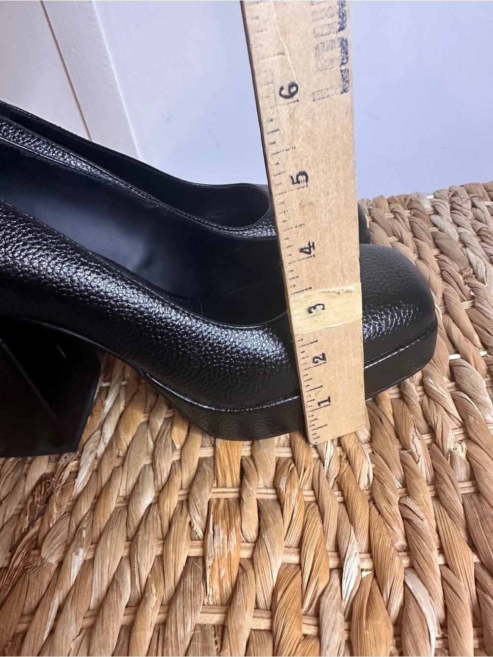 Katy Perry Collections Black Pebbled Leather Platform Pumps size 9.5 - Picture 4 of 10